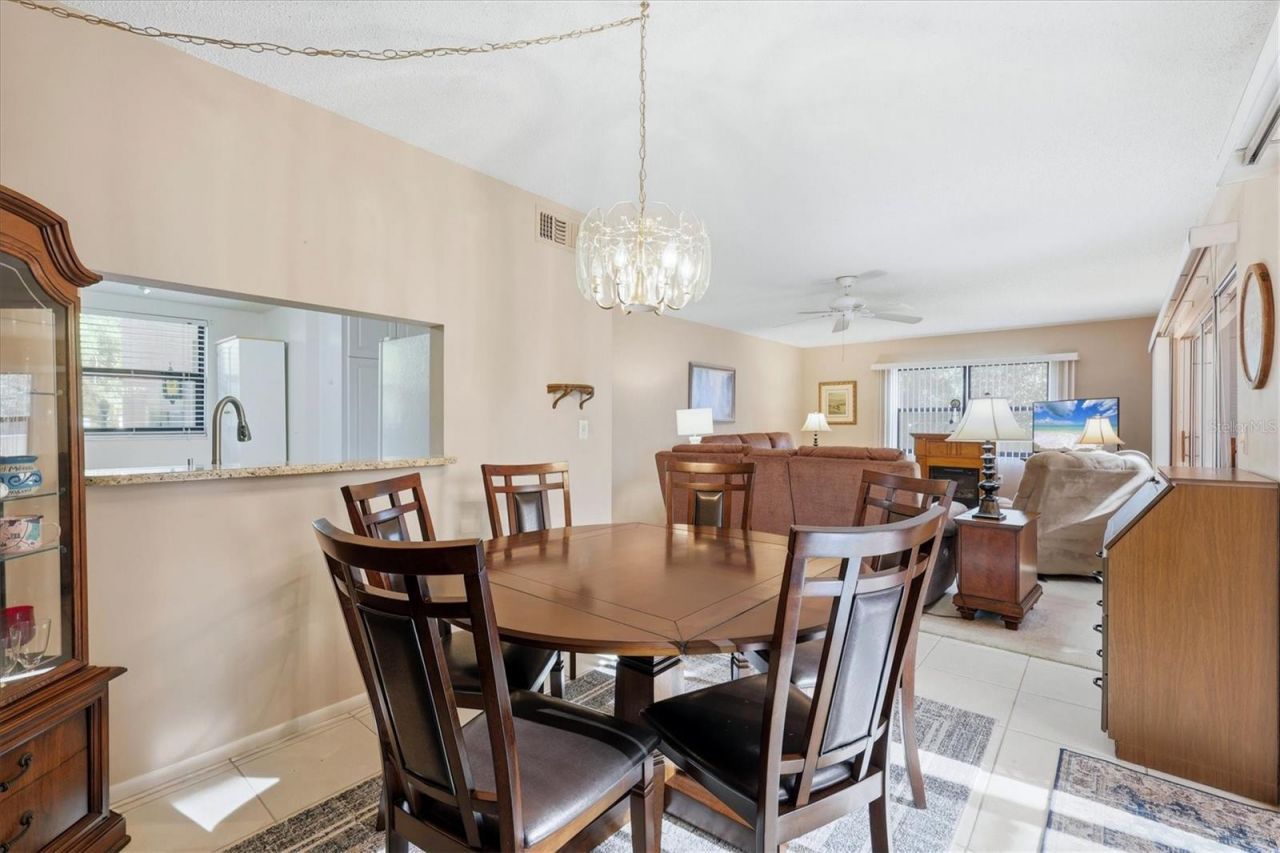 2756 Clubhouse Drive , Unit 101, Sarasota, FL 34232 Photo