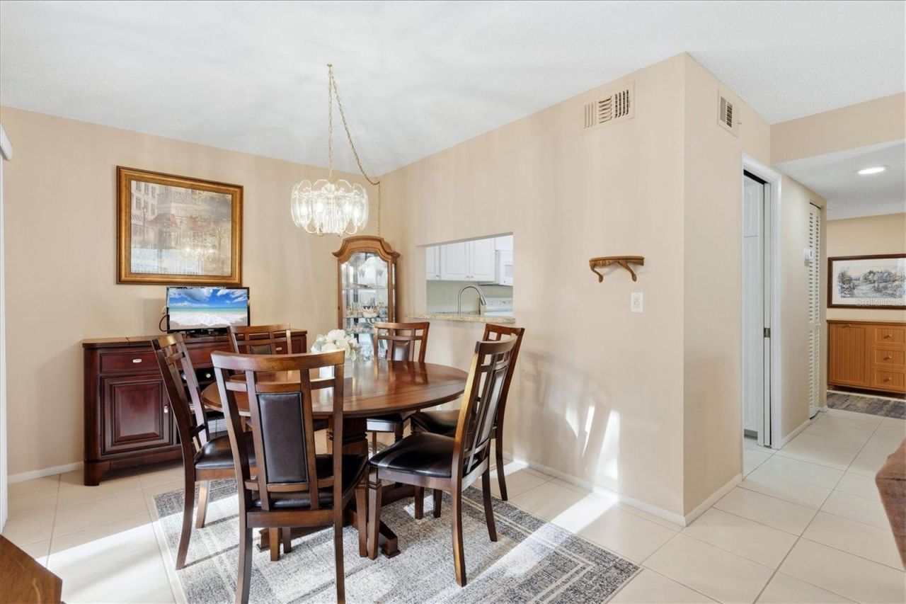 2756 Clubhouse Drive , Unit 101, Sarasota, FL 34232 Photo