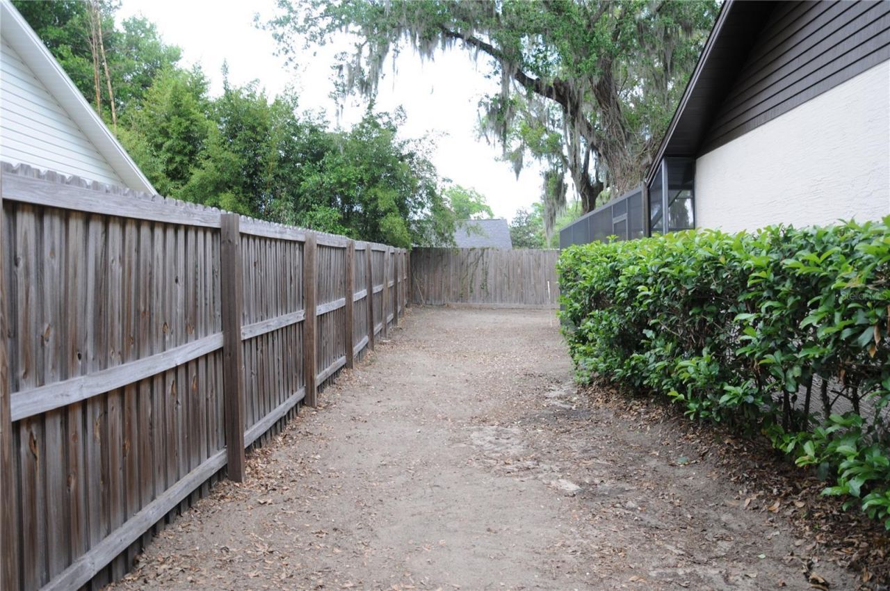 2106 Whitlock Place, Dover, FL 33527 Photo