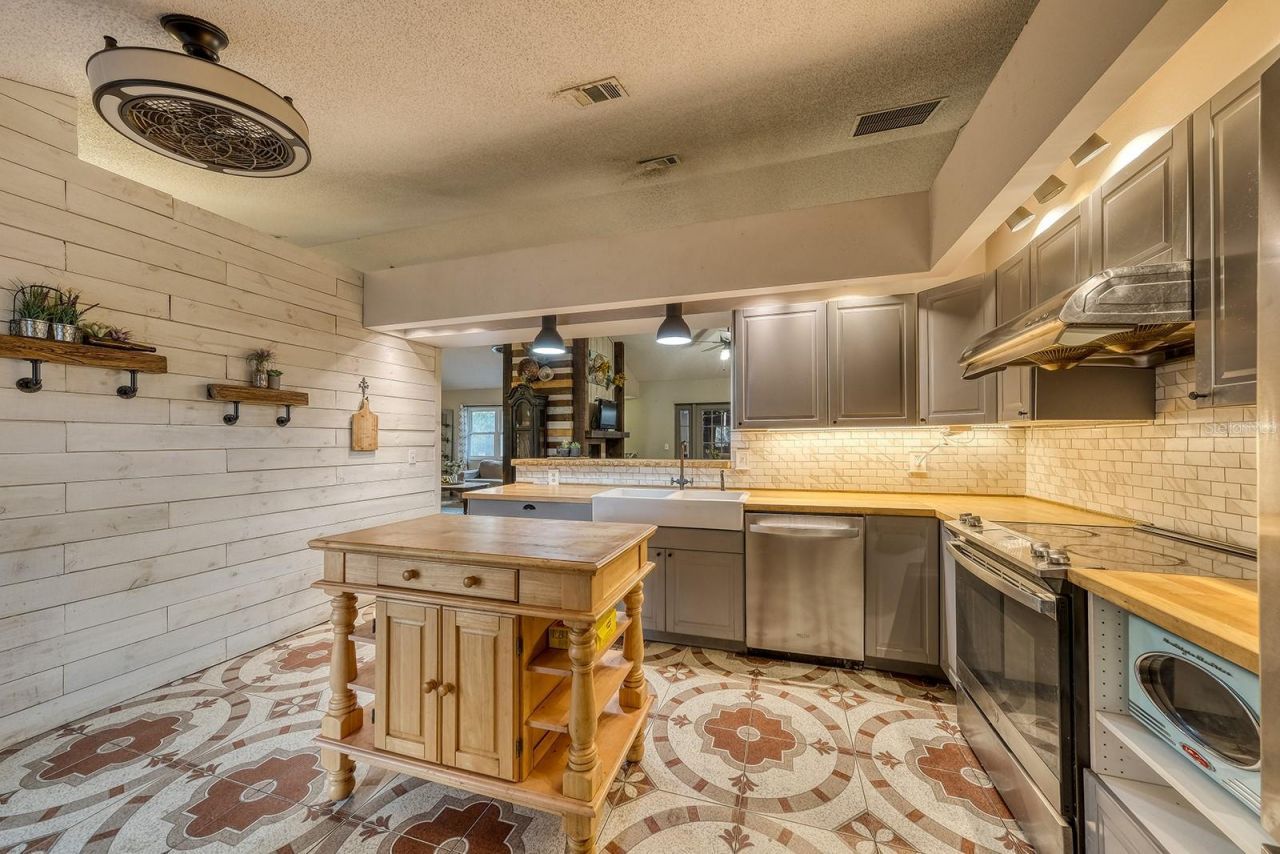 1665 Grange Circle , Longwood, FL 32750 Photo