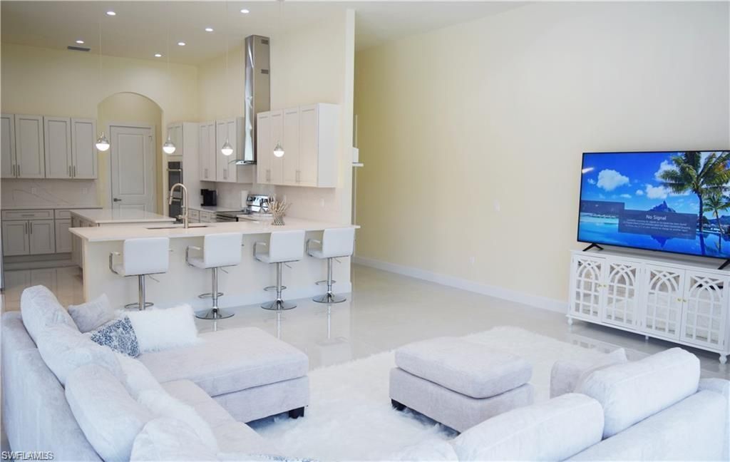 379 25th St Nw, Naples, FL 34120 Photo