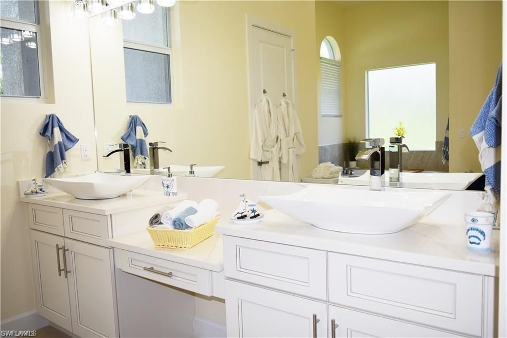 379 25th St Nw, Naples, FL 34120 Photo