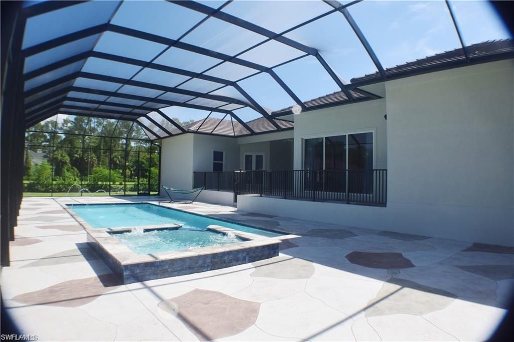 379 25th St Nw, Naples, FL 34120 Photo