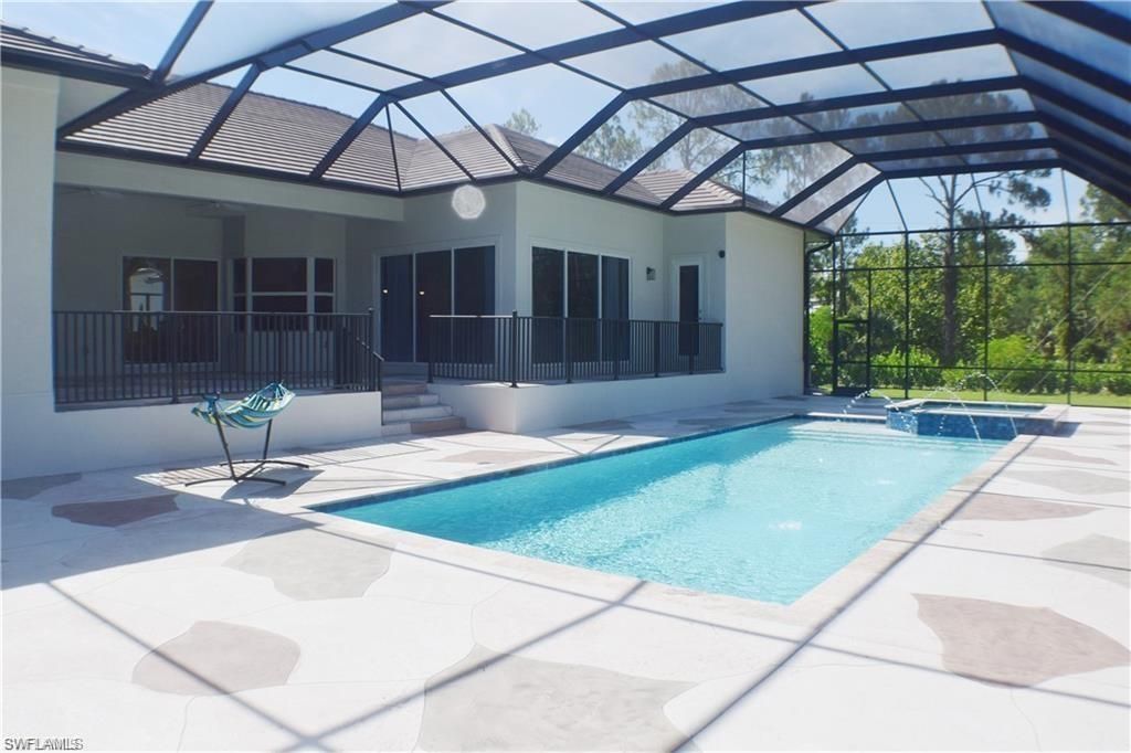 379 25th St Nw, Naples, FL 34120 Photo