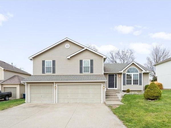 8424 N Winfield Avenue, Kansas City, MO 64153