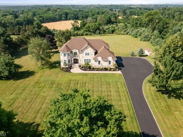 9 Van Fleet Rd, Readington, NJ 08853