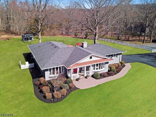 13 Laurel Pl, Chester, NJ 07930