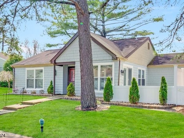 945 Liverpool Cir, Manchester, NJ 08759