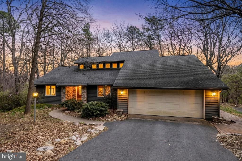 3229 Hopkins Drive, Mc Gaheysville, VA 22840 Main Photo