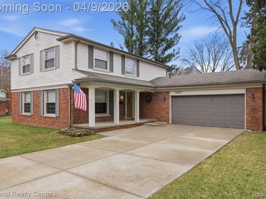 35037 Ellen Court, Livonia, MI 48154