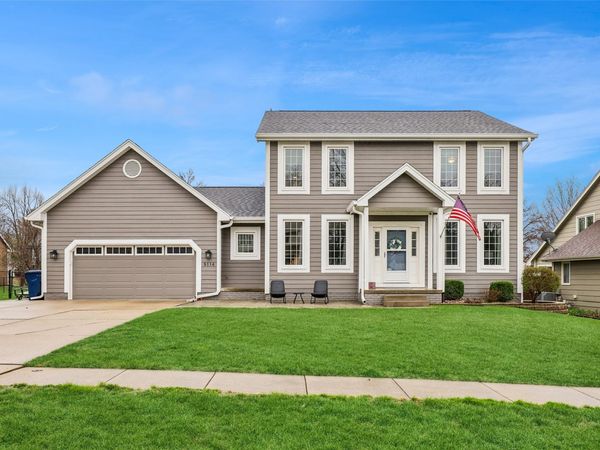 9114 Iltis Drive, Urbandale, IA 50322