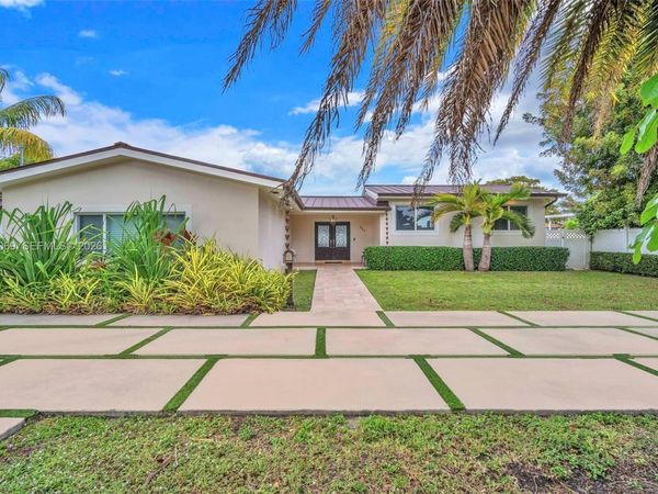 851 Bluebird Ave , Miami Springs, FL 33166