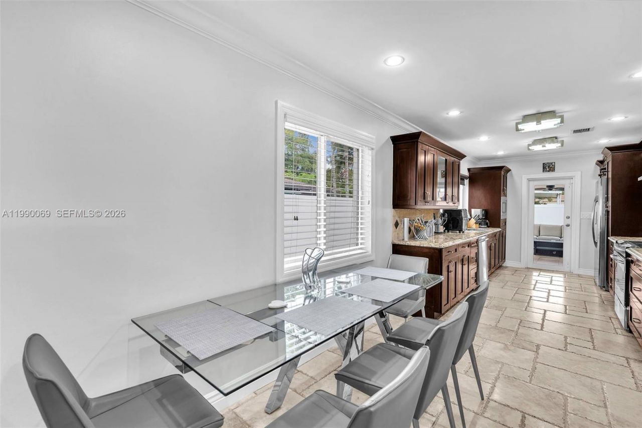 851 Bluebird Ave , Miami Springs, FL 33166 Photo