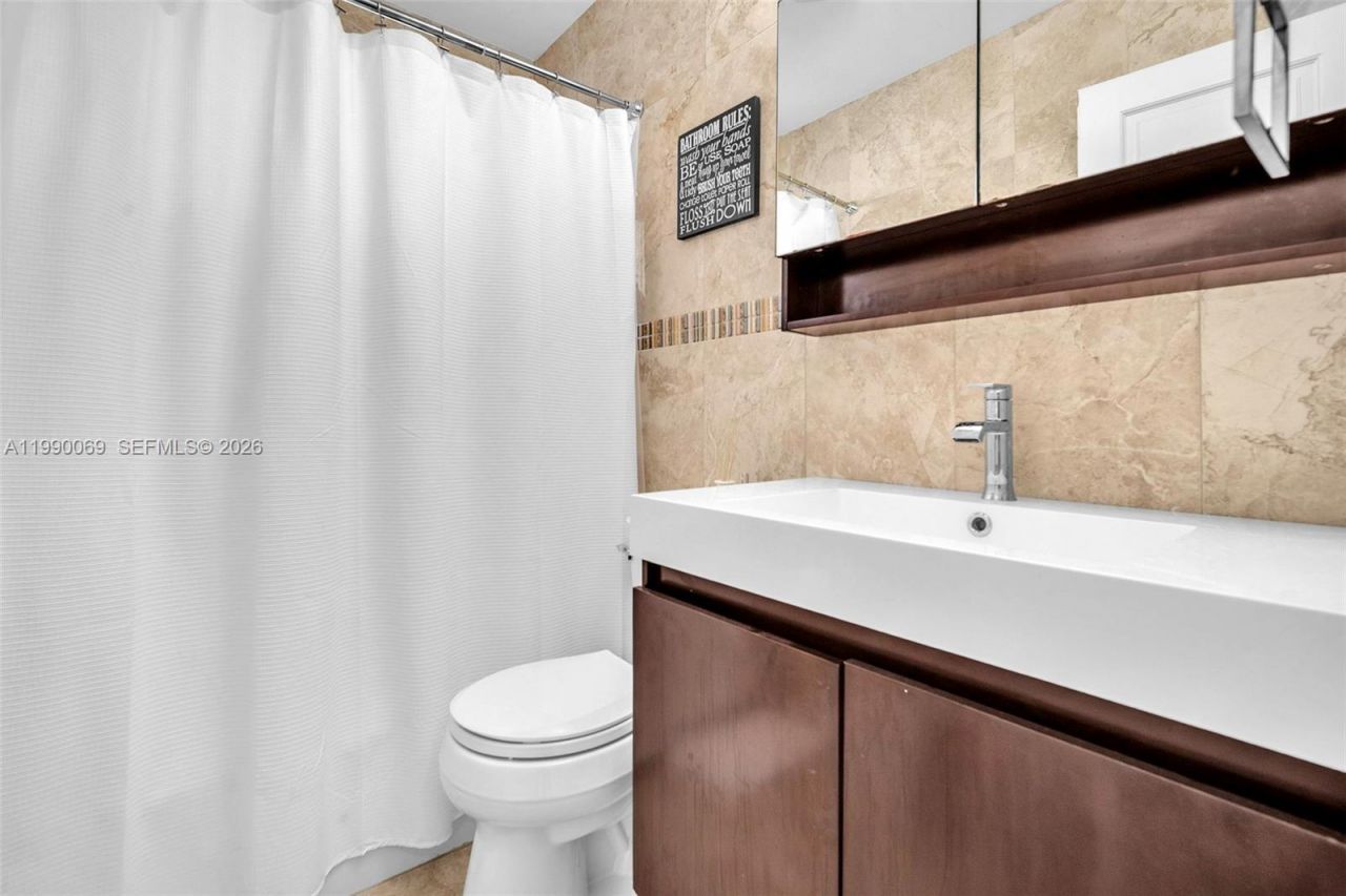 851 Bluebird Ave , Miami Springs, FL 33166 Photo