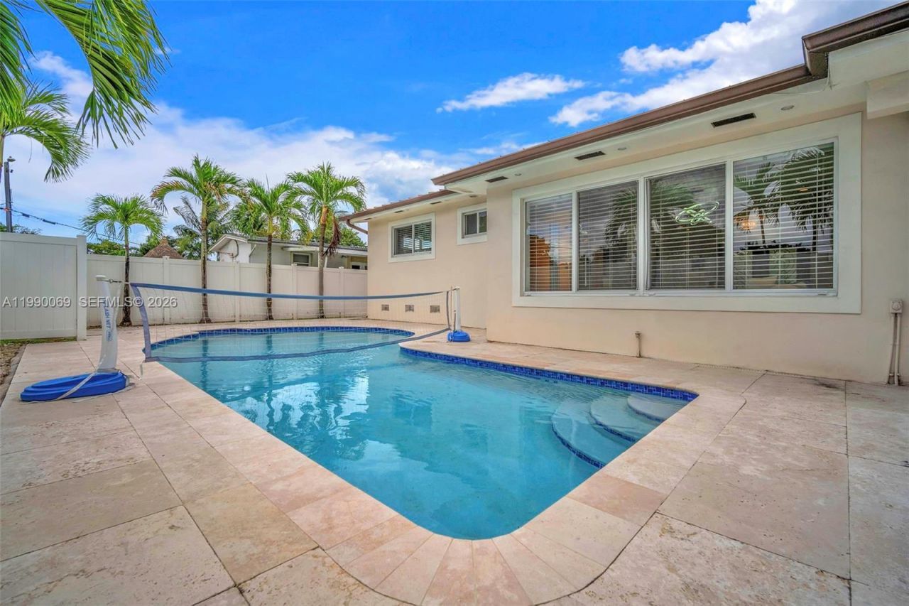 851 Bluebird Ave , Miami Springs, FL 33166 Photo