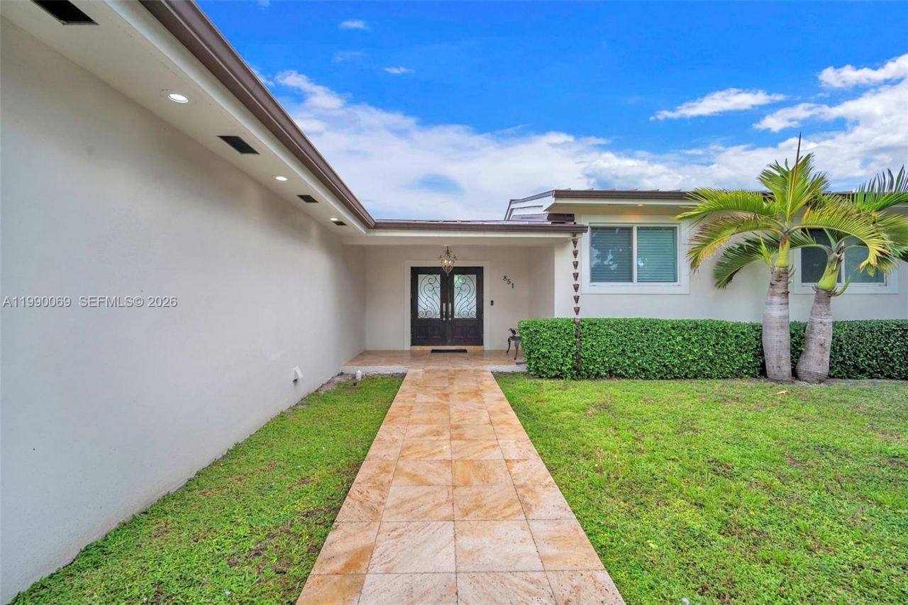 851 Bluebird Ave , Miami Springs, FL 33166 Photo