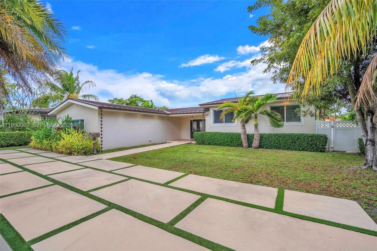 851 Bluebird Ave , Miami Springs, FL 33166 Photo