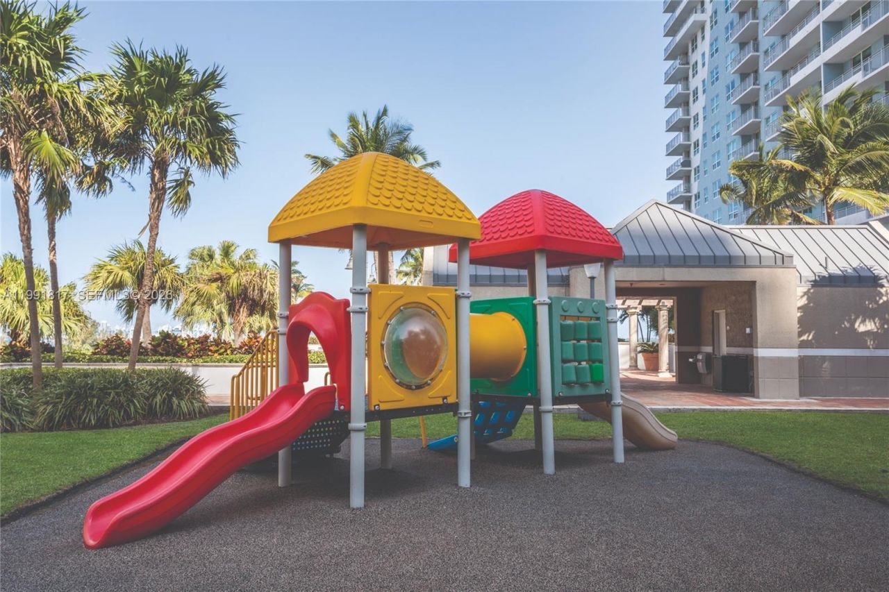 1111 Brickell Bay Dr , Unit 3108, Miami, FL 33131 Photo