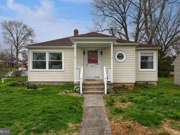301 E WILLOW STREET, ELIZABETHTOWN, PA 17022
