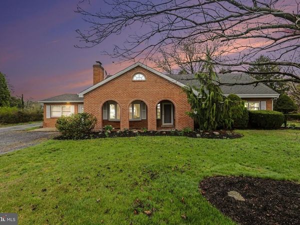 205 N MIDDLESEX ROAD, CARLISLE, PA 17013