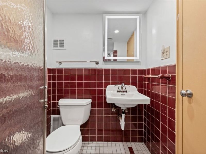 11820 Edgewater Drive, Unit 915, Lakewood, OH 44107 Photo 24