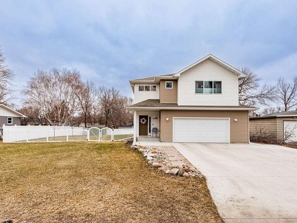 296 Dakota Avenue , Horace, ND 58047