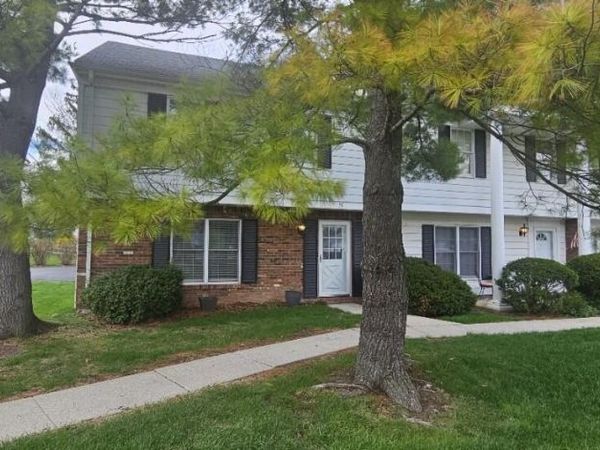 19 Olde Orchard Drive, Perrysburg, OH 43551