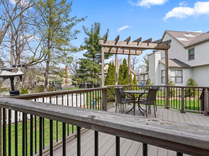 979 Zodiac Avenue, Columbus, OH 43230 Photo 17