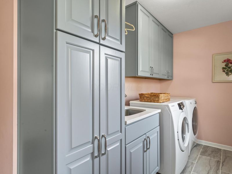 979 Zodiac Avenue, Columbus, OH 43230 Photo 34