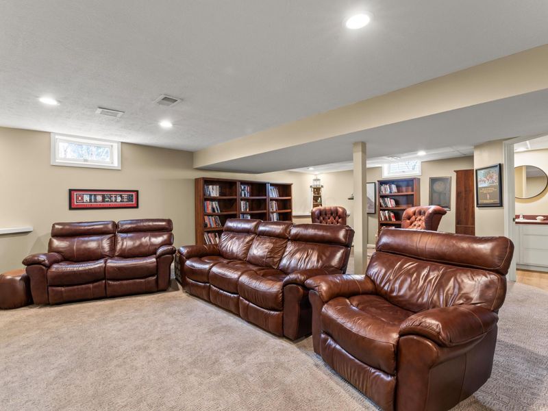 979 Zodiac Avenue, Columbus, OH 43230 Photo 63