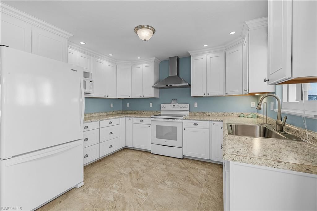 7815 Bocilla Ln , Bokeelia, FL 33922 Photo