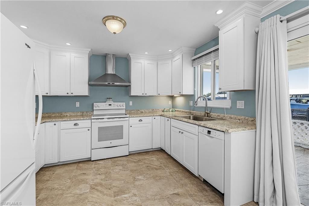 7815 Bocilla Ln , Bokeelia, FL 33922 Photo