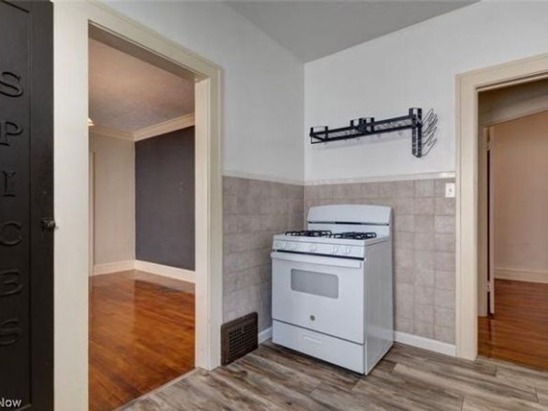 4392 W 47th Street , Cleveland, OH 44144 Photo 13