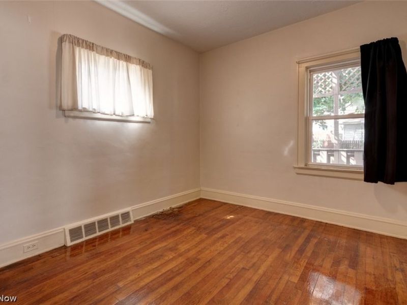 4392 W 47th Street , Cleveland, OH 44144 Photo 9