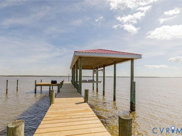 711 Fort Lowry Lane, Dunnsville, VA 22454