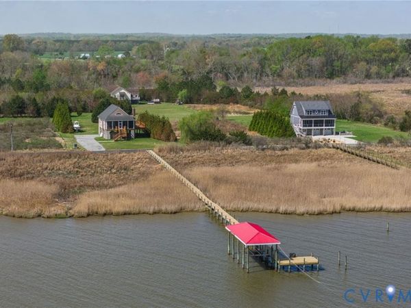 711 Fort Lowry Lane , Dunnsville, VA 22454