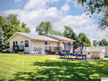 512 5th Street, Yutan, NE 68073