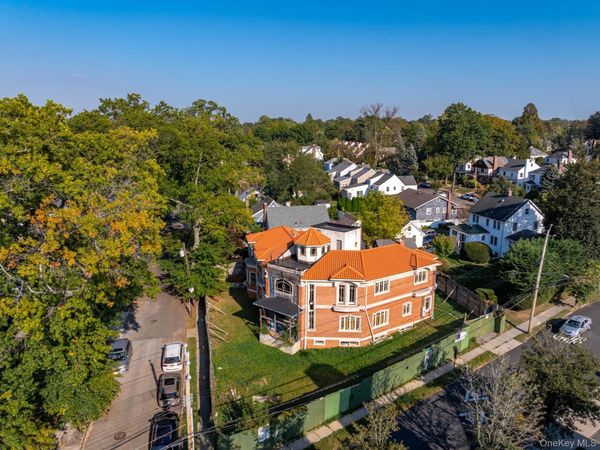 254-04 W End Drive , Little Neck, NY 11362