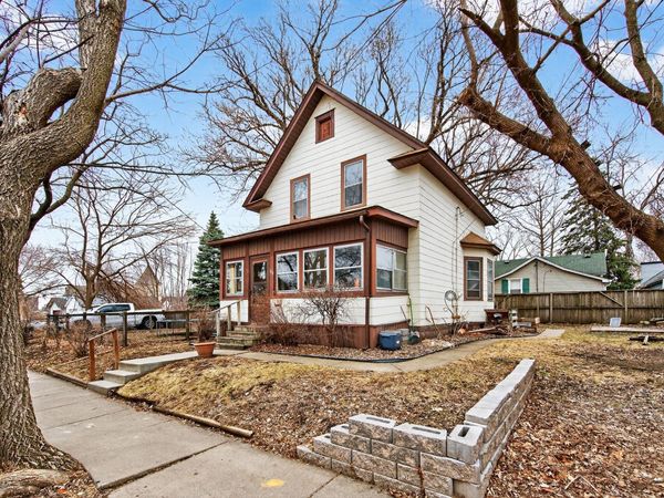 632 Manomin Avenue , Saint Paul, MN 55107