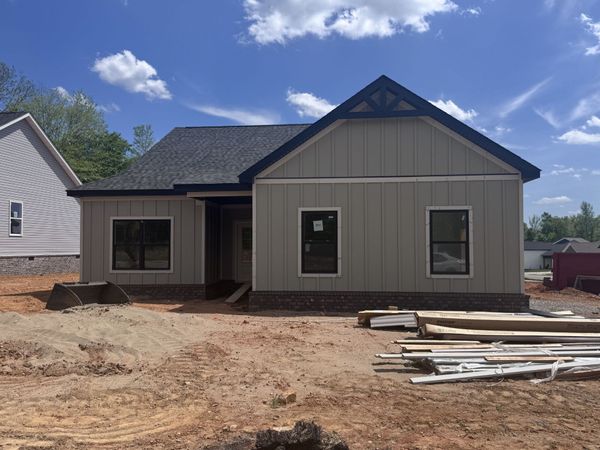 289 Wayne Hall Rd, Clarksville, TN 37040