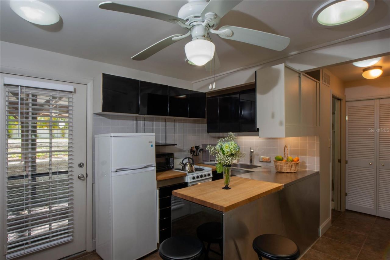 1631 Bonita Lane , Unit C, Sarasota, FL 34239 Photo