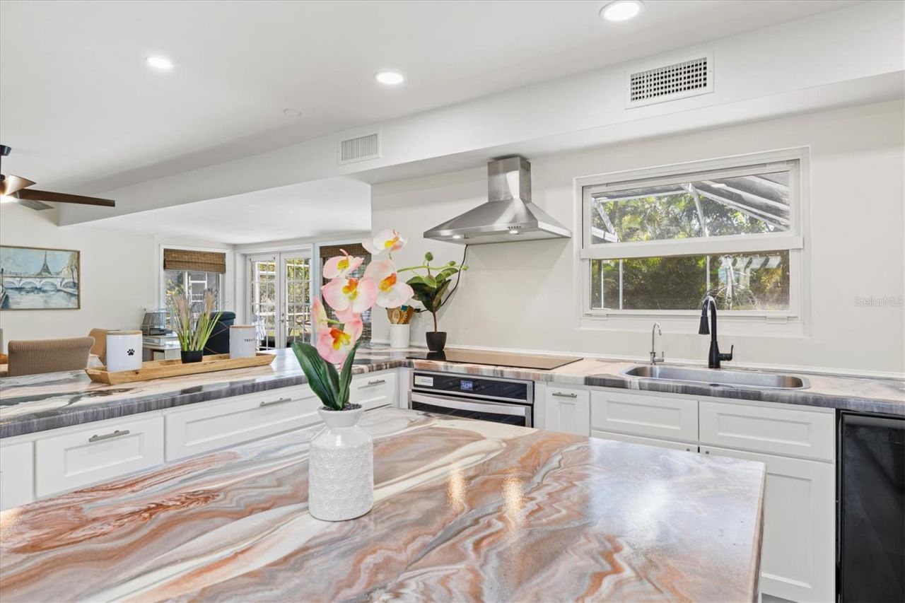 214 Gaines Avenue, Sarasota, FL 34243 Photo
