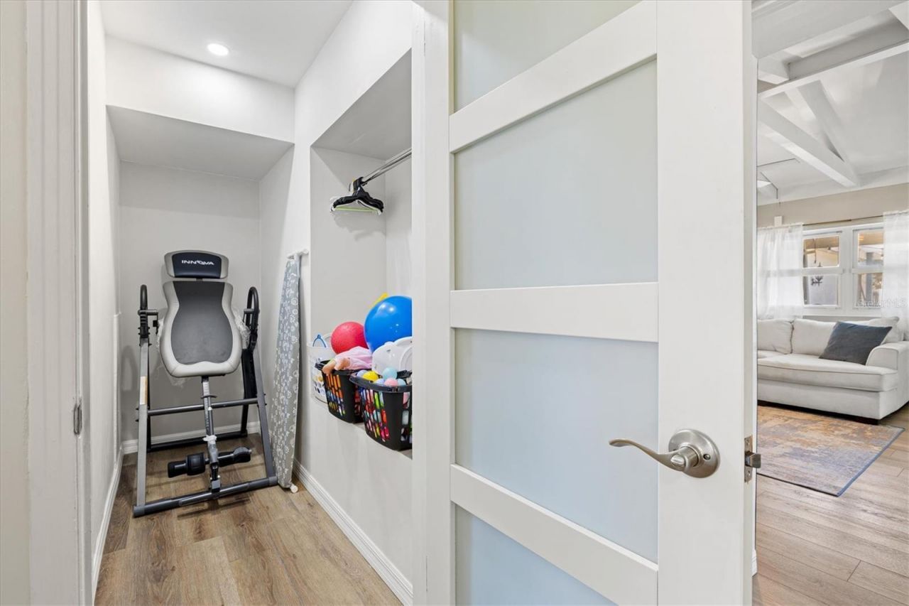 214 Gaines Avenue, Sarasota, FL 34243 Photo