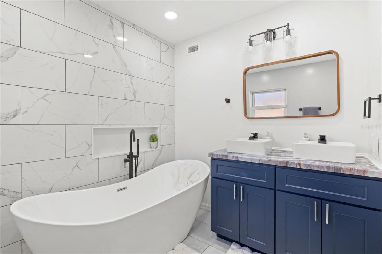 214 Gaines Avenue, Sarasota, FL 34243 Photo