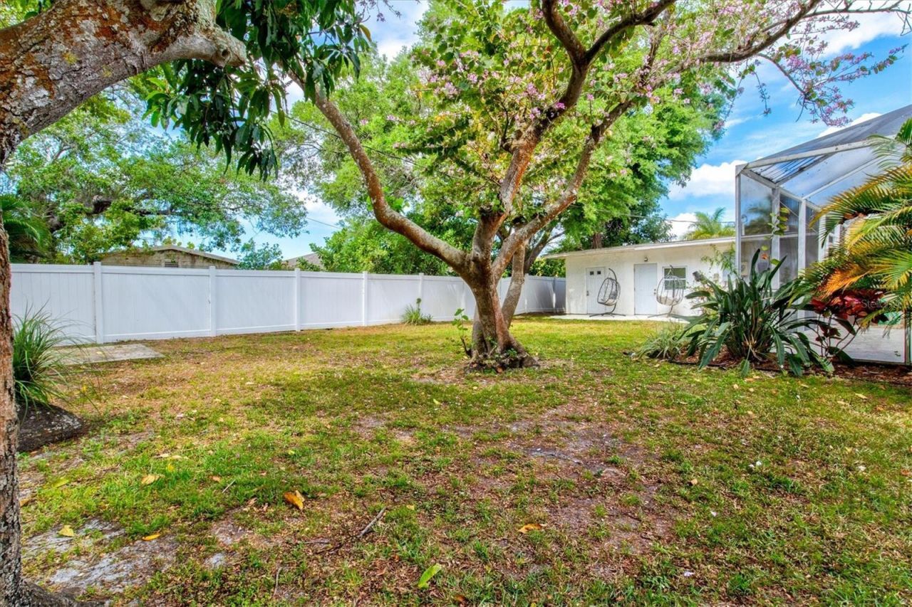 214 Gaines Avenue , Sarasota, FL 34243 Photo