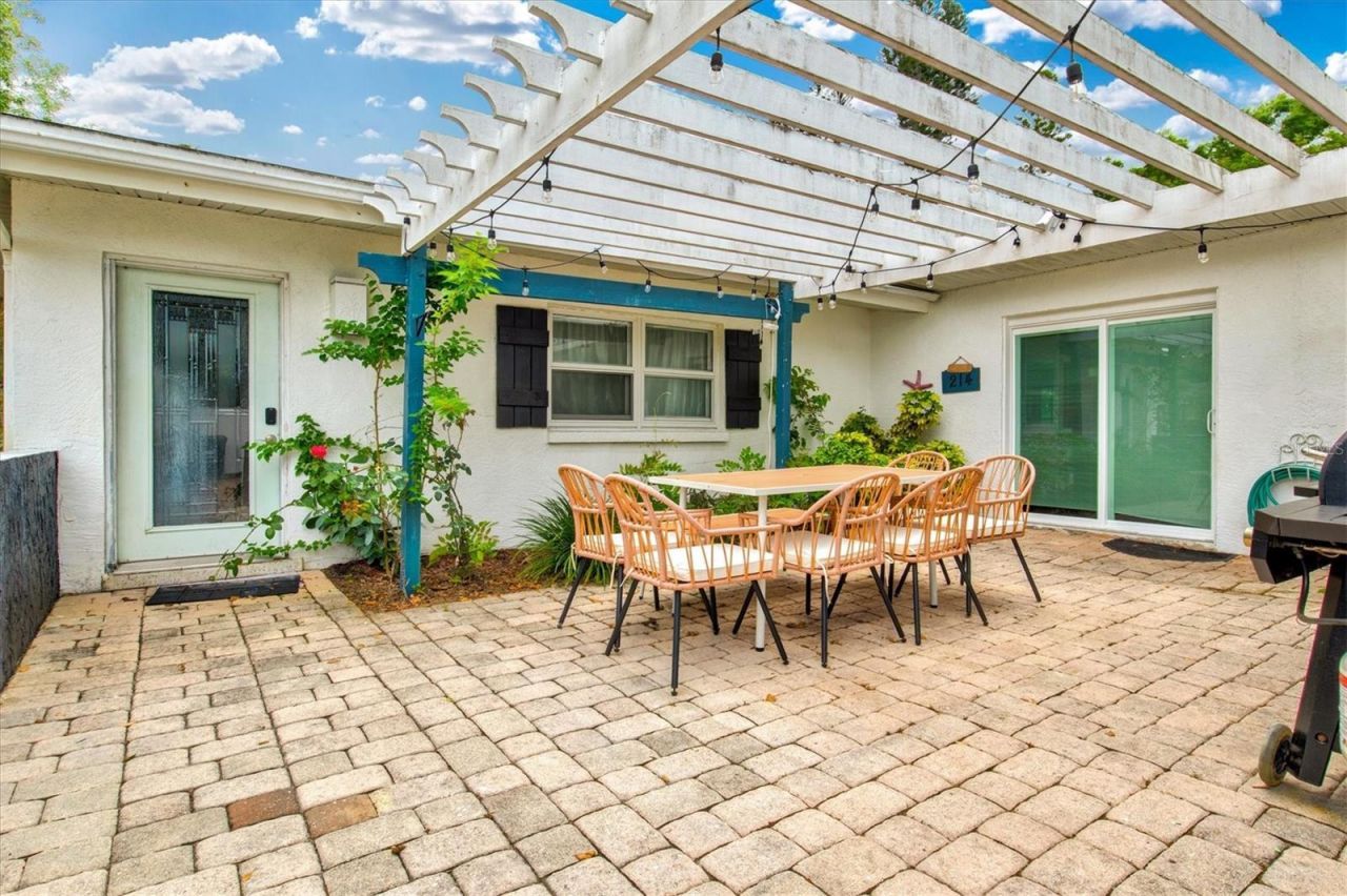 214 Gaines Avenue , Sarasota, FL 34243 Photo