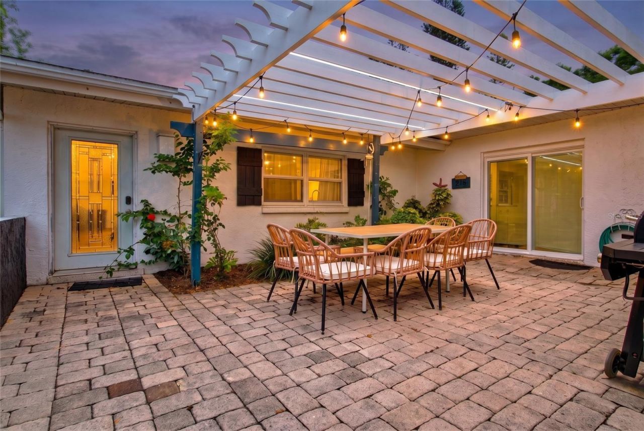 214 Gaines Avenue, Sarasota, FL 34243 Photo