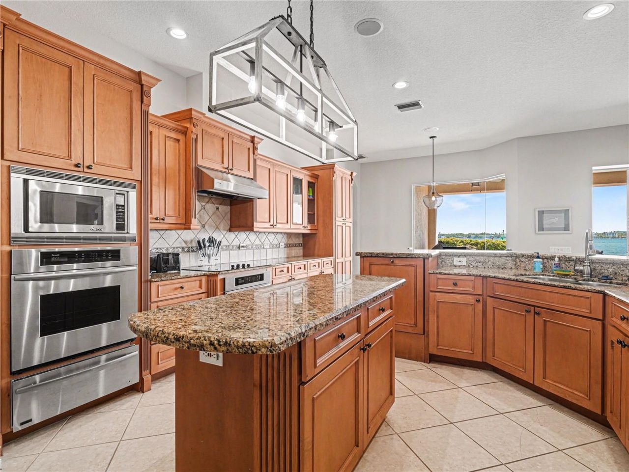 102 12th Avenue E, Palmetto, FL 34221 Photo