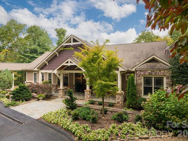 104 Mossridge Court , Flat Rock, NC 28731