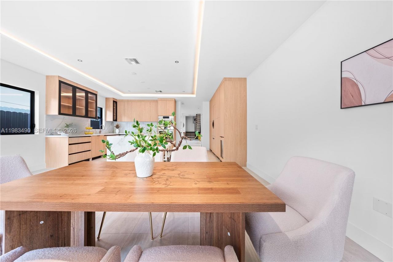 3187 SW 23rd St, Miami, FL 33145 Photo